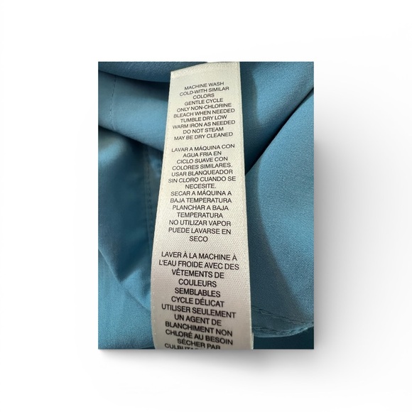 EUC Chico’s classic soft button-down blouse – powder blue – size 0 (S) - Picture 8 of 8